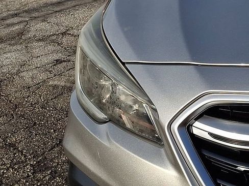 Used 2018 Subaru Outback 2.5i AWD/4WD image 9