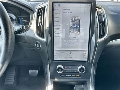 Used 2024 Ford Edge Titanium image 33