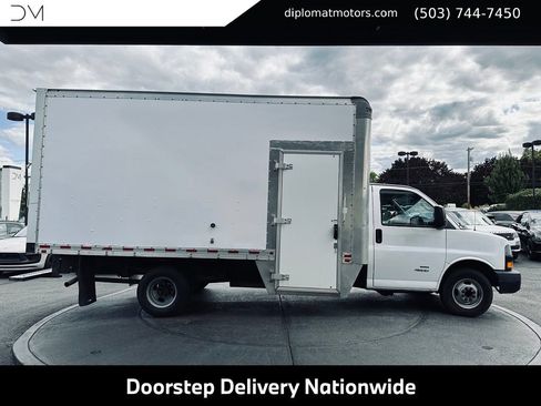 Used 2021 Chevrolet Express 4500 Extended w/ Power Convenience Package RWD image 8