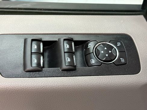 Used 2018 Ford F150 Lariat w/ Trailer Tow Package image 23