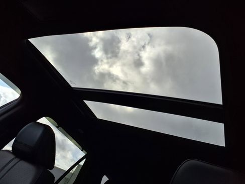 Certified 2025 Honda Pilot Black Edition image 5