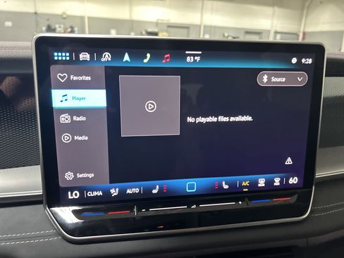 New 2025 Volkswagen Tiguan SE image 18