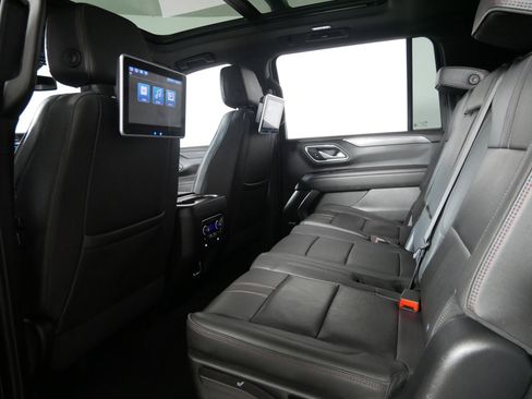Used 2022 Chevrolet Suburban RST w/ Luxury Package AWD/4WD image 32