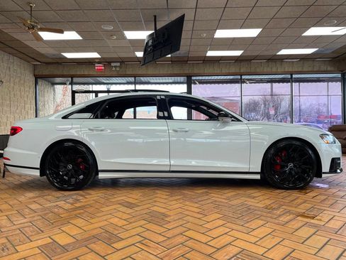 Used 2021 Audi S8 L image 8