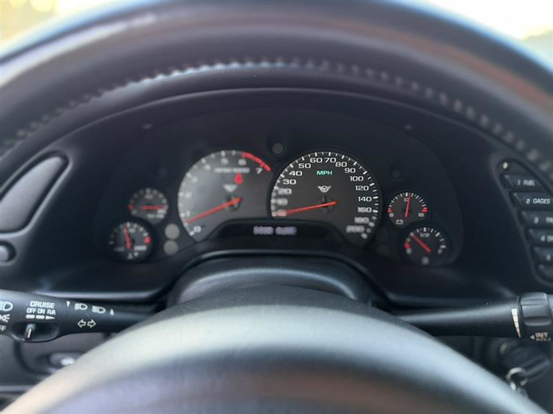 Used 2000 Chevrolet Corvette Coupe RWD image 32