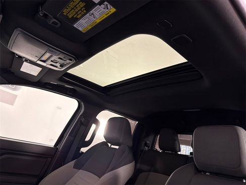 Used 2024 Toyota Tacoma TRD Off-Road image 2