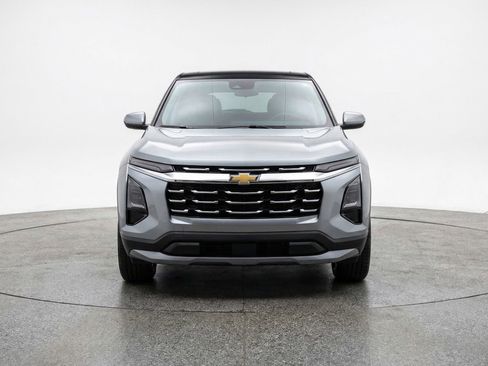 Used 2025 Chevrolet Equinox LT FWD image 2