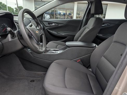 Used 2025 Chevrolet Malibu LT image 25