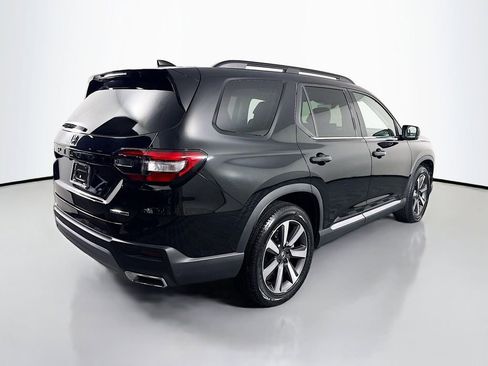 Used 2023 Honda Pilot Touring image 7