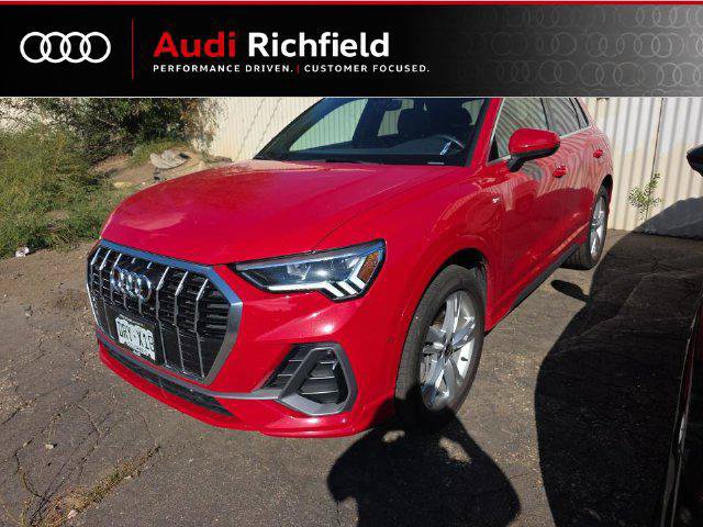 Used 2023 Audi Q3 2.0T Premium Plus w/ Premium Plus Package AWD/4WD image 2