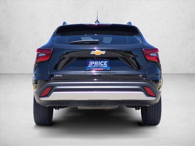 Used 2025 Chevrolet Trax LT FWD image 7