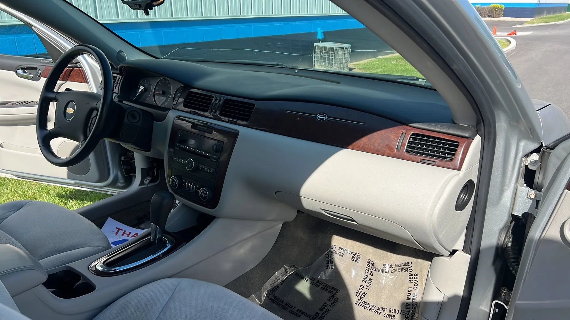 Used 2011 Chevrolet Impala LT FWD image 18