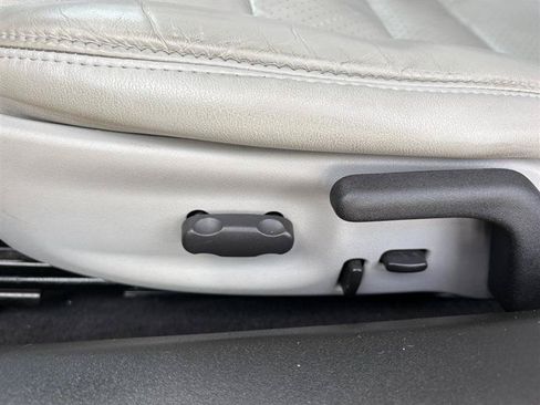 Used 2006 Chevrolet Corvette Coupe w/ Preferred Equipment Group RWD image 39