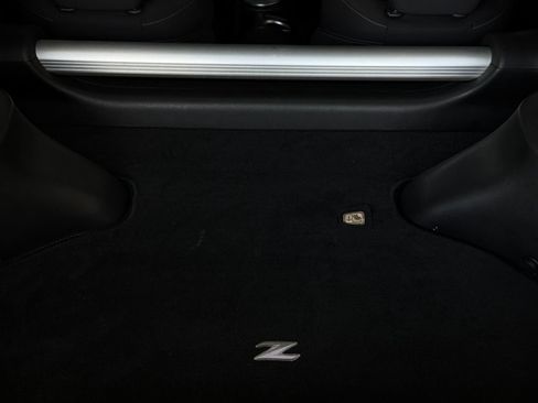 Used 2016 Nissan 370Z Coupe RWD image 17