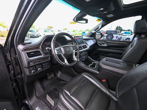 Used 2021 Chevrolet Suburban Z71 w/ Z71 Signature Package AWD/4WD image 19