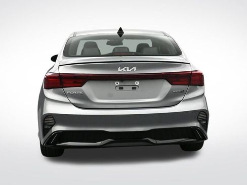 Used 2022 Kia Forte GT-Line w/ GT-Line Premium Package FWD image 4