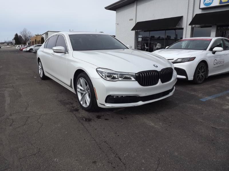 Used 2018 BMW 750i xDrive AWD/4WD image 7