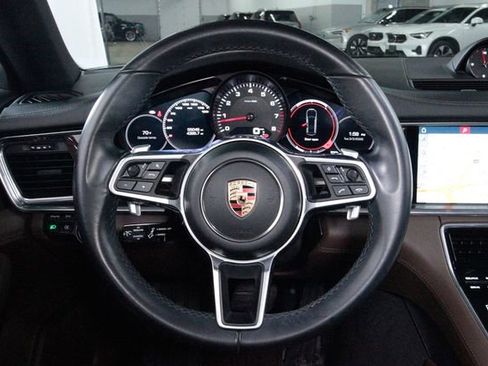 Used 2017 Porsche Panamera 4 image 7