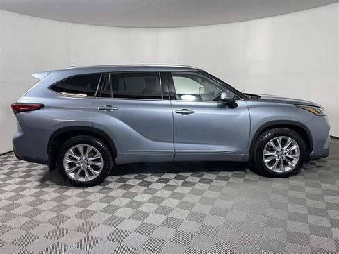 Used 2022 Toyota Highlander Limited AWD/4WD image 8