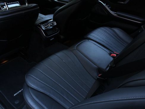 Used 2022 Mercedes-Benz S 580 4MATIC Sedan w/ AMG Line Package image 20