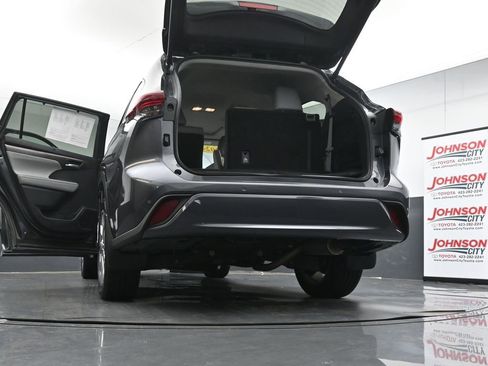 Used 2024 Toyota Highlander Limited image 50