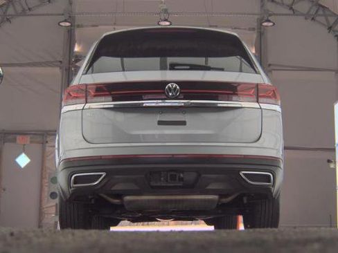 Used 2025 Volkswagen Atlas SE image 5