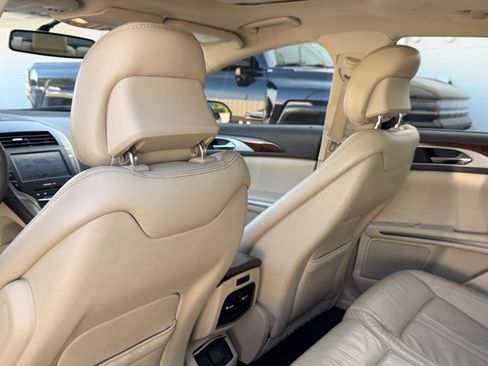 Used 2014 Lincoln MKZ AWD image 16