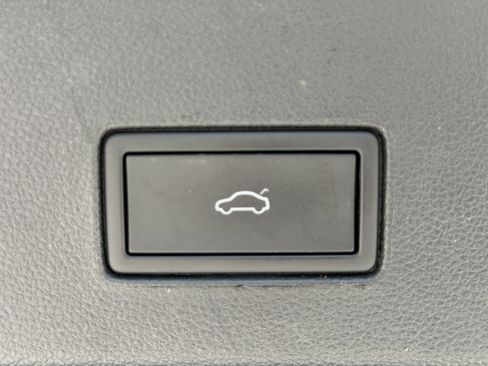 Used 2023 Volkswagen Atlas Cross Sport SEL R-Line image 11