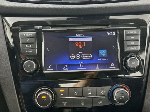Used 2020 Nissan Rogue Sport S w/ Appearance Package FWD image 19