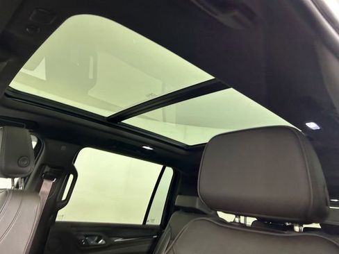 Used 2023 GMC Yukon XL Denali image 13