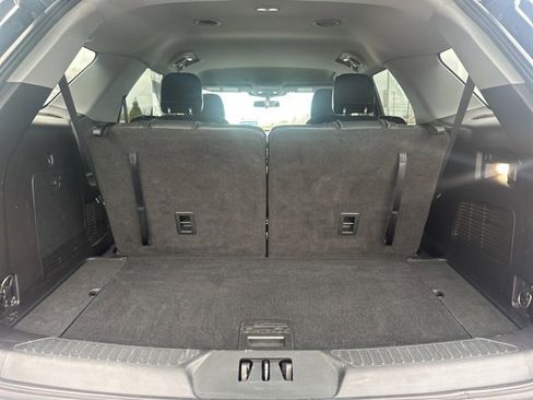 Used 2021 Ford Explorer XLT w/ Equipment Group 202A image 11