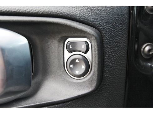 Used 2021 Jeep Wrangler Unlimited Sahara AWD/4WD image 17