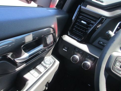 Used 2024 GMC Sierra 2500 AT4 w/ AT4 Premium Plus Package AWD/4WD image 31