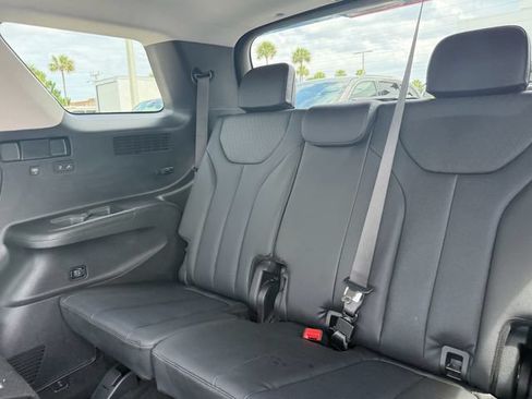 Used 2022 Hyundai Palisade SEL w/ Premium Package FWD image 9