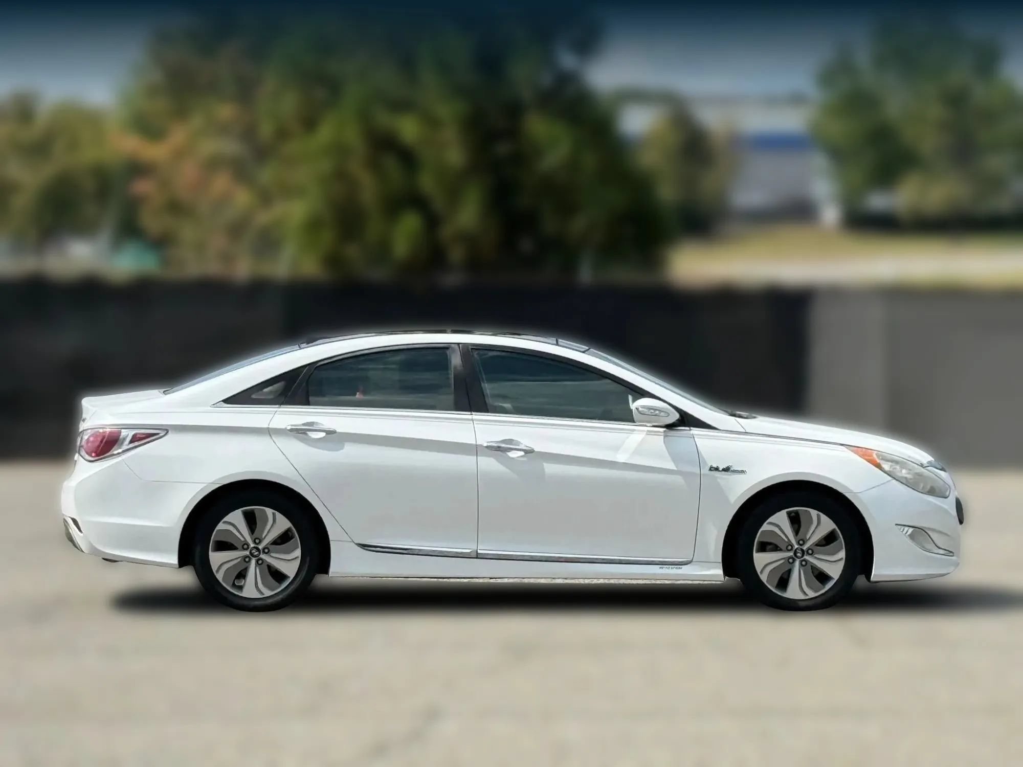 Used 2015 Hyundai Sonata Limited w/ Option Group 02 FWD image 7