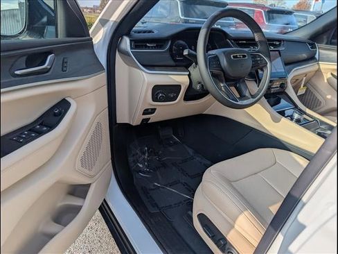 New 2025 Jeep Grand Cherokee L Limited w/ Luxury Tech Group II image 6