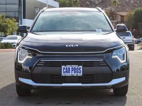 New 2025 Kia Niro EX image 2