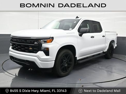 Used 2024 Chevrolet Silverado 1500 Custom image 1