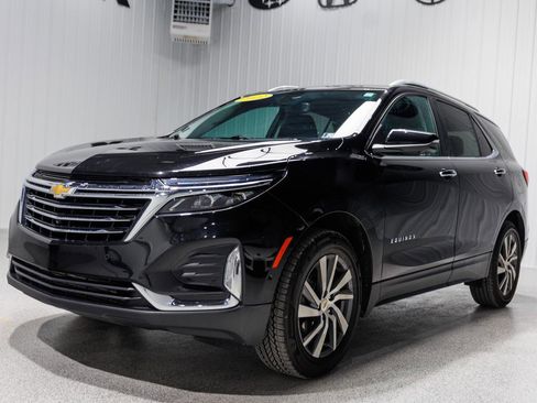 Used 2022 Chevrolet Equinox Premier image 2