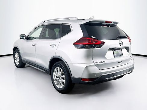 Used 2019 Nissan Rogue SV image 5