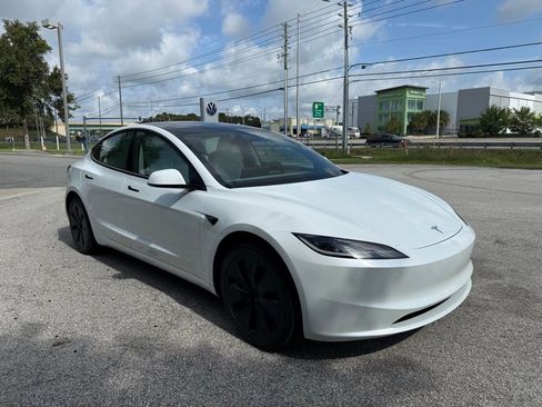 Used 2025 Tesla Model 3 Long Range RWD image 3