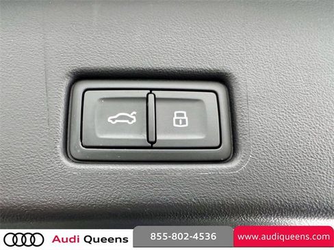 Used 2025 Audi Q4 e-tron Premium Plus w/ Premium Plus image 11