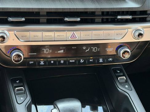 Used 2023 Kia Telluride EX w/ EX Captain's Chair Package image 17