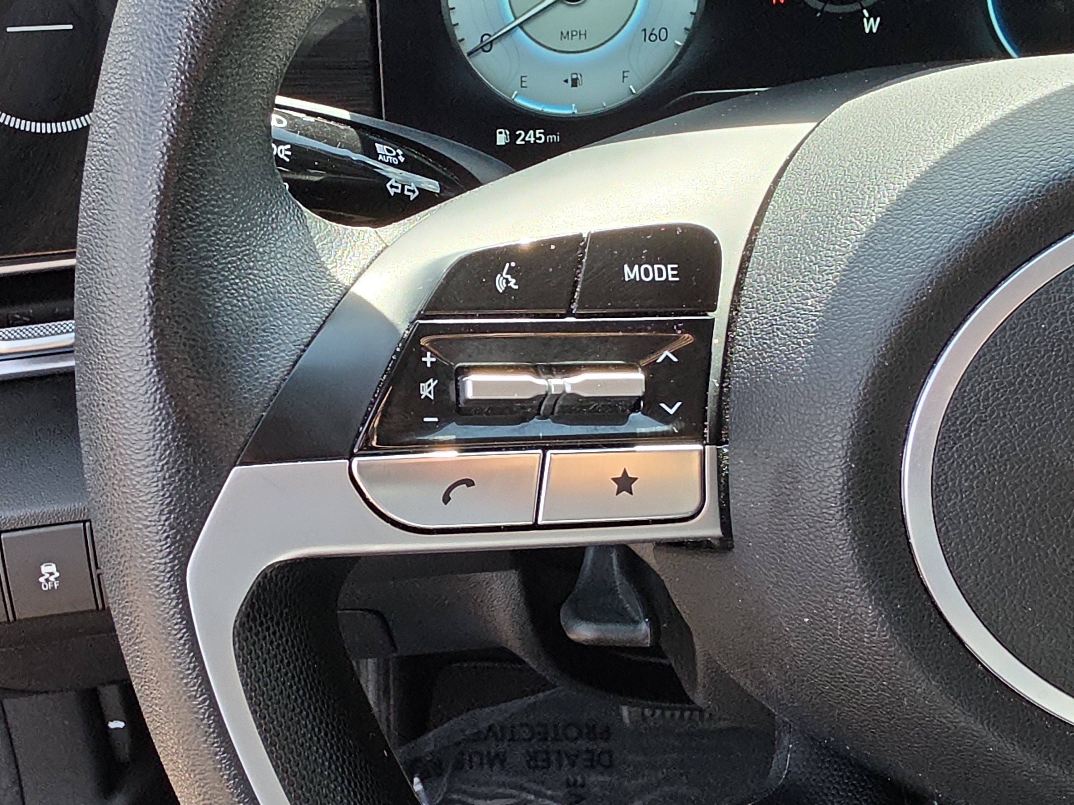 Used 2024 Hyundai Elantra SEL FWD image 28