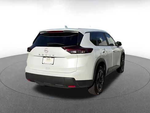 Used 2025 Nissan Rogue SV FWD image 15