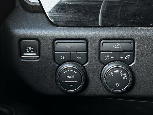 Used 2023 Chevrolet Silverado 1500 LT AWD/4WD image 24