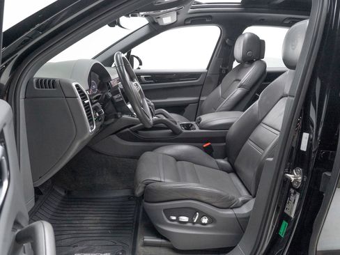 Used 2020 Porsche Cayenne AWD/4WD image 18