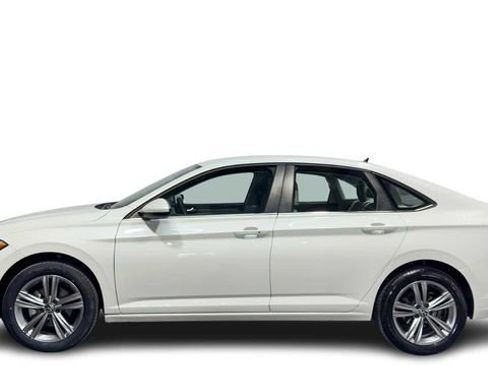 Used 2023 Volkswagen Jetta SE FWD image 1