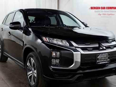 Used 2024 Mitsubishi Outlander Sport SE image 1