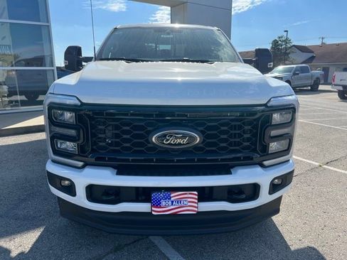 New 2026 Ford F250 Lariat w/ Black Appearance Package image 9